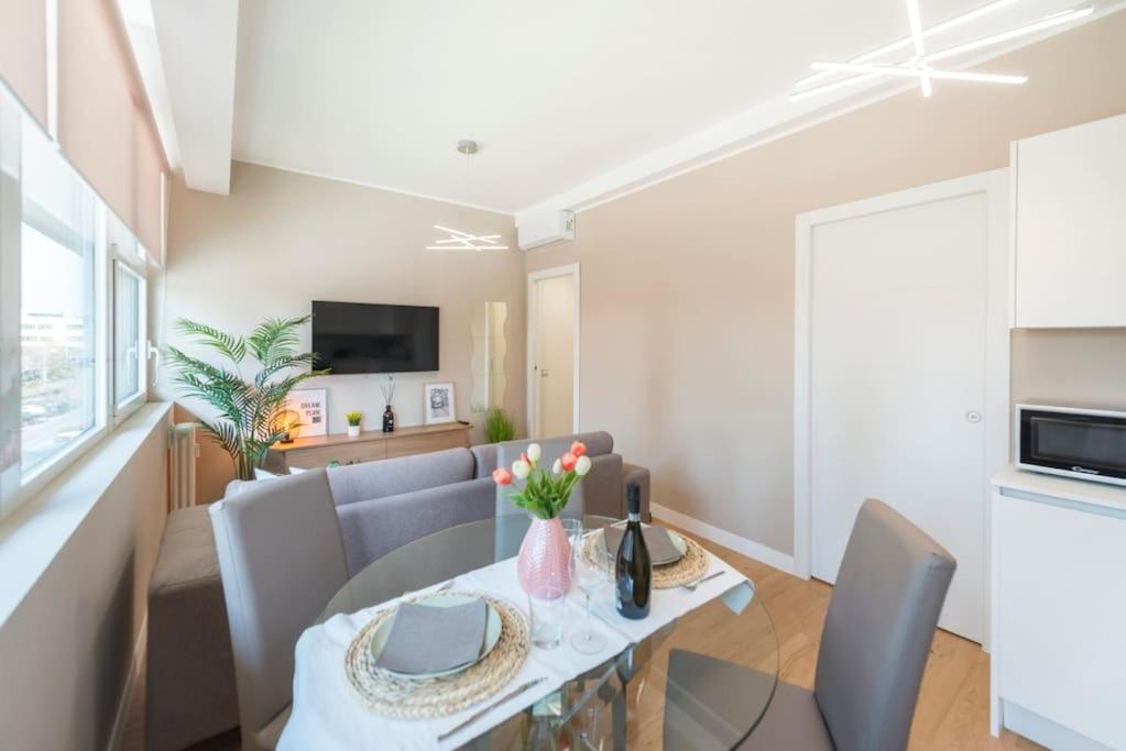 Cozy Private Flat - Mm Marche 7 Min Apartamento *