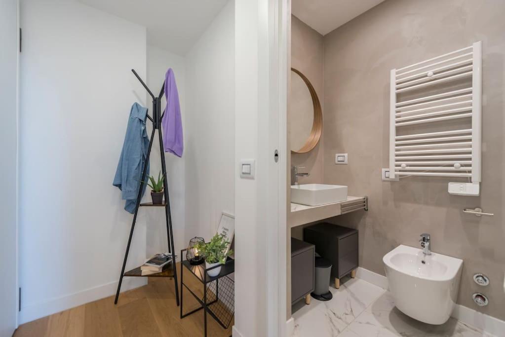 Cozy Private Flat - Mm Marche 7 Min Apartamento Milão